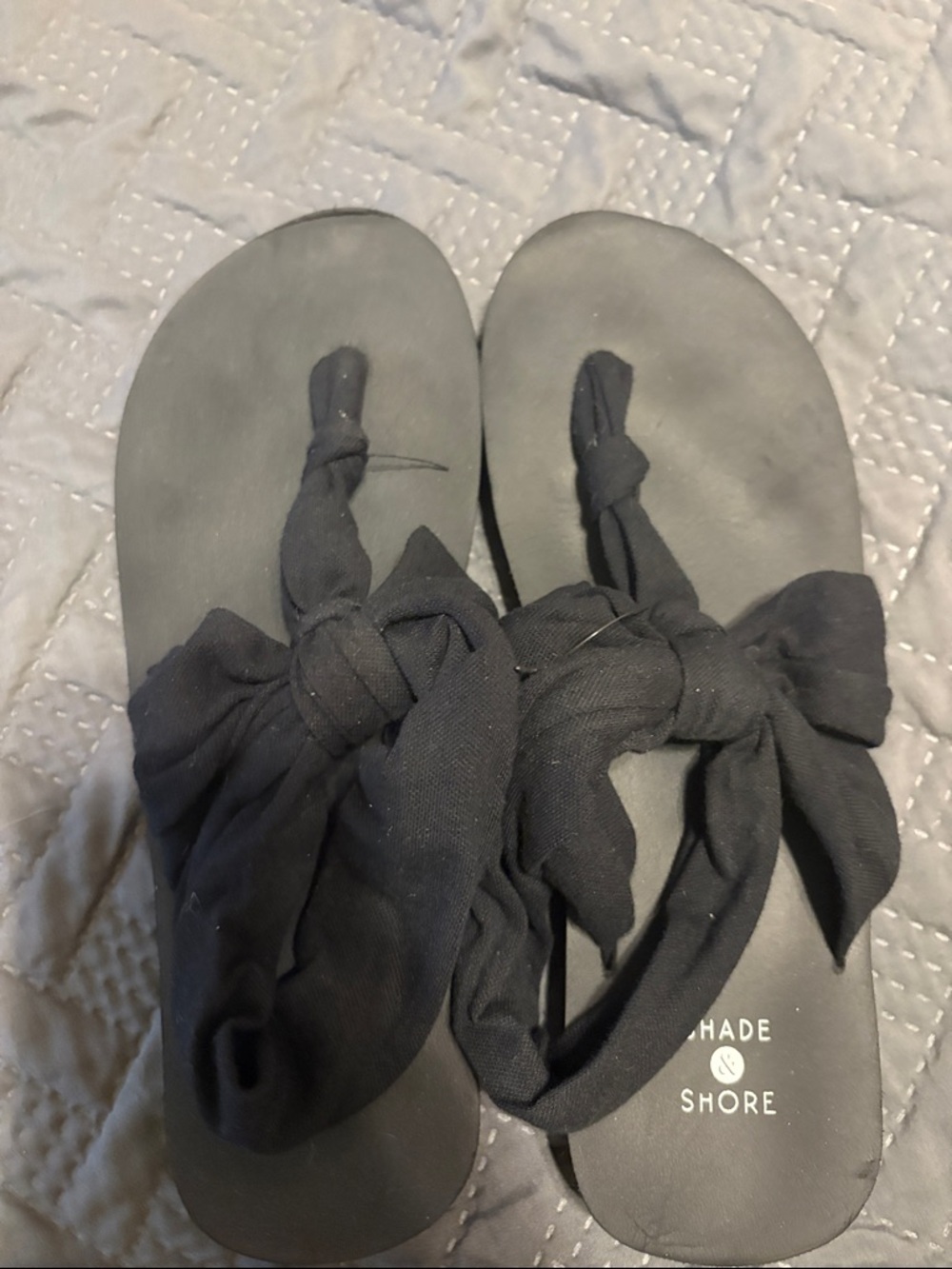 Shade & Shore Black Knotted Fabric Flip Flops